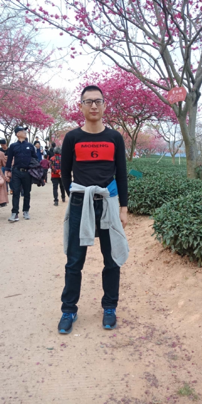 小梁的第一张照片--顺昌婚介网