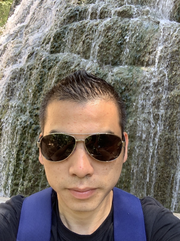 高兴的第二张照片--顺昌婚介网