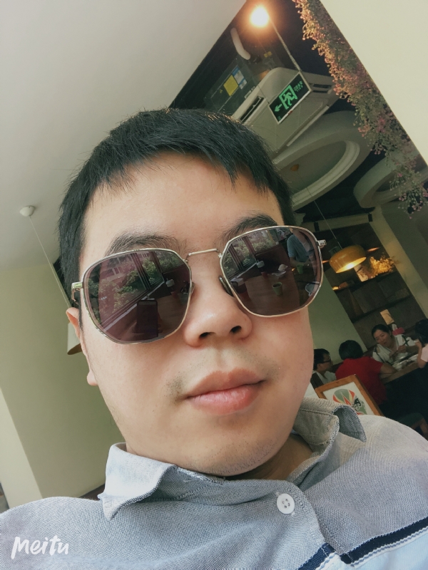 月台等路人的第一张照片--顺昌婚介网