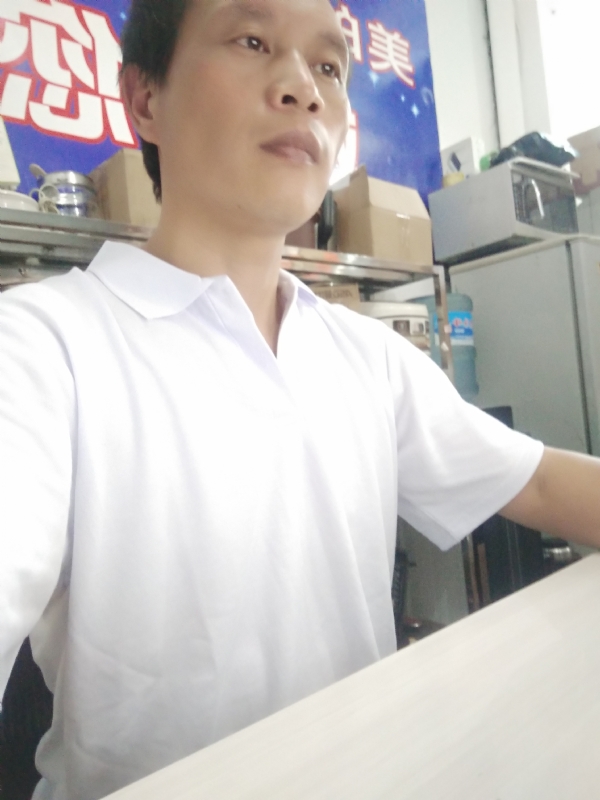 深蓝色的海的第一张照片--顺昌婚介网