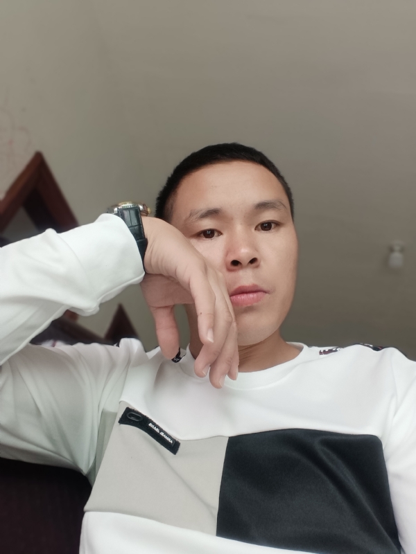 冷漠的第一张照片--顺昌婚介网