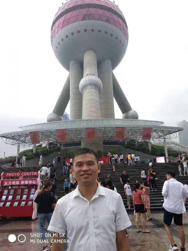 小猫吃老鼠的第一张照片--顺昌婚介网